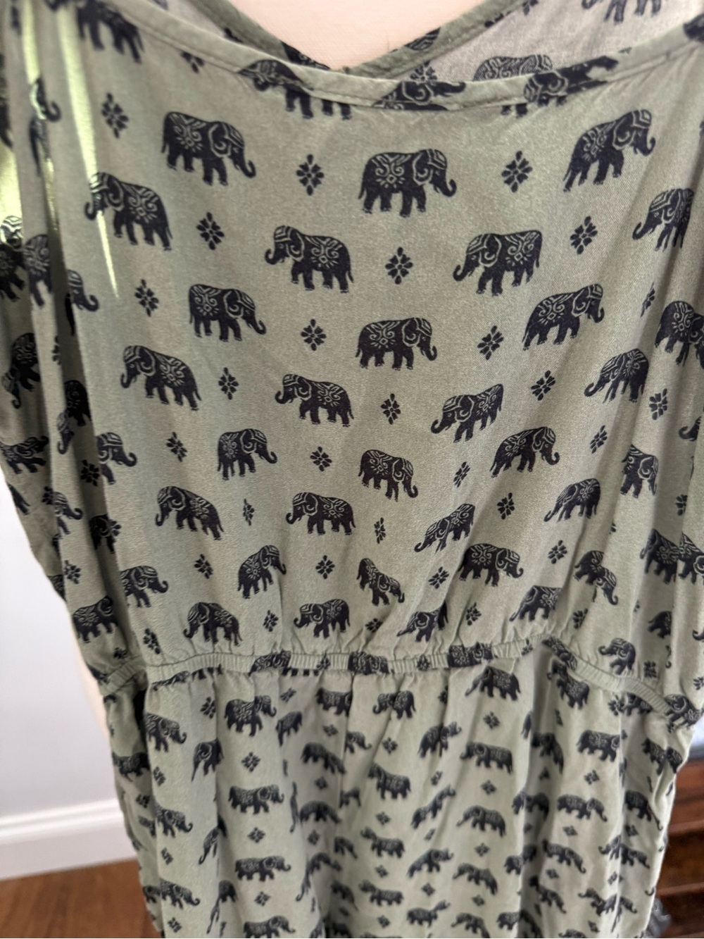 Olive green elephant jumpsuit size small elastic waist adjustable straps - Picture 6 of 9